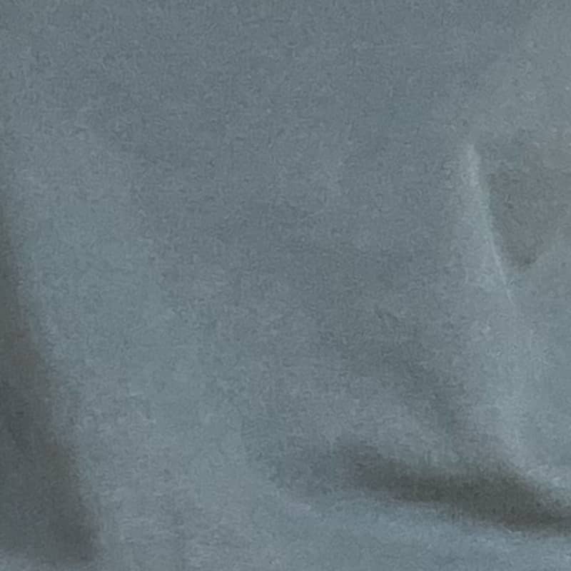 Couleur : Gris délavé