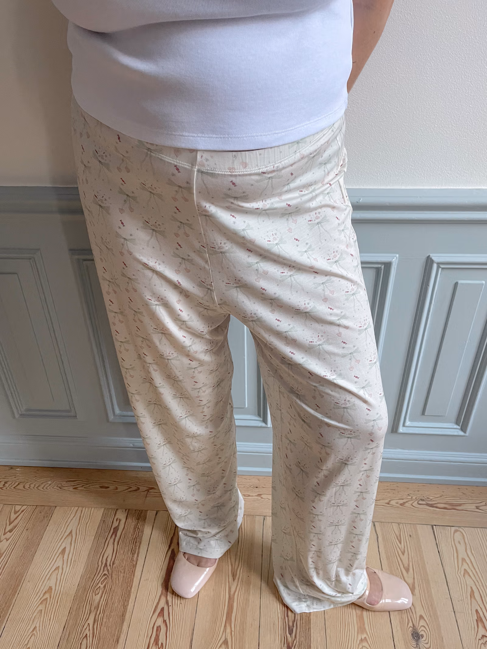 Go Slow Pants Holiday Bow