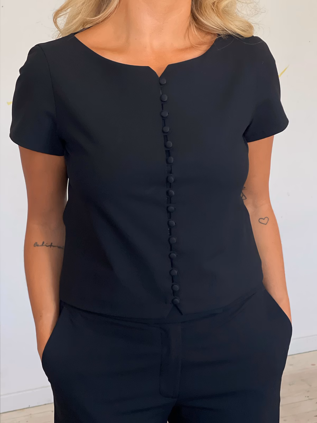Day-to-day Top Black