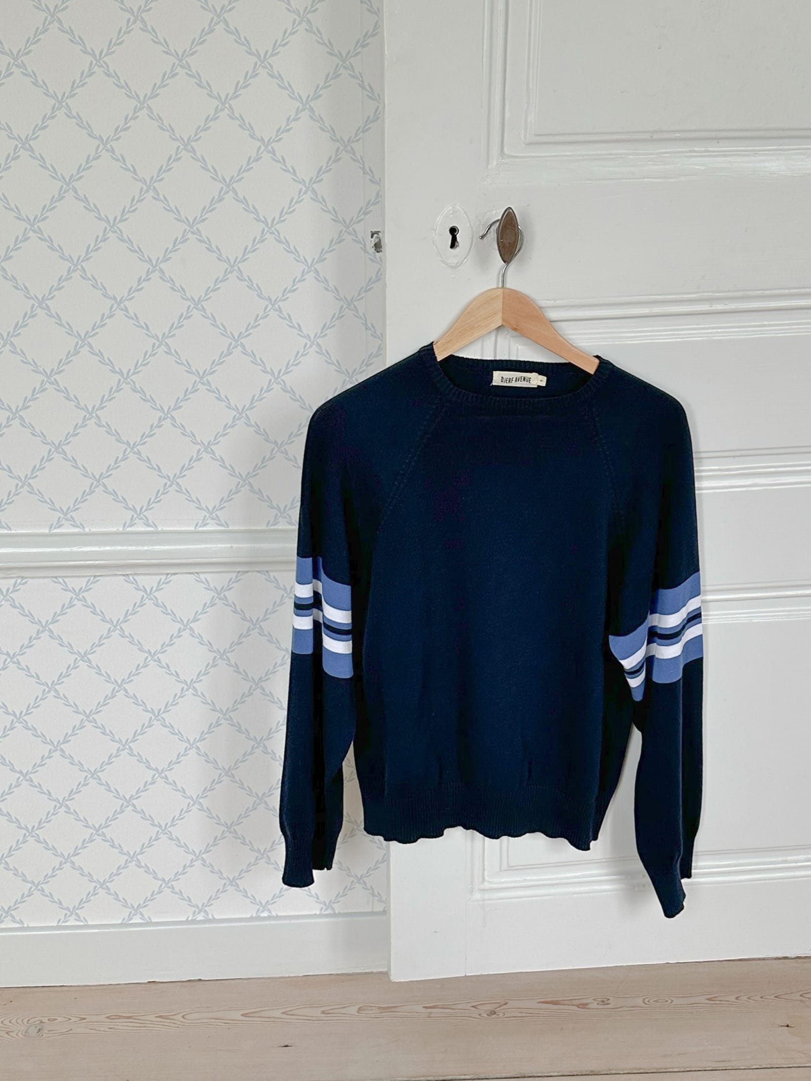Striped Sleeve Crewneck Blue