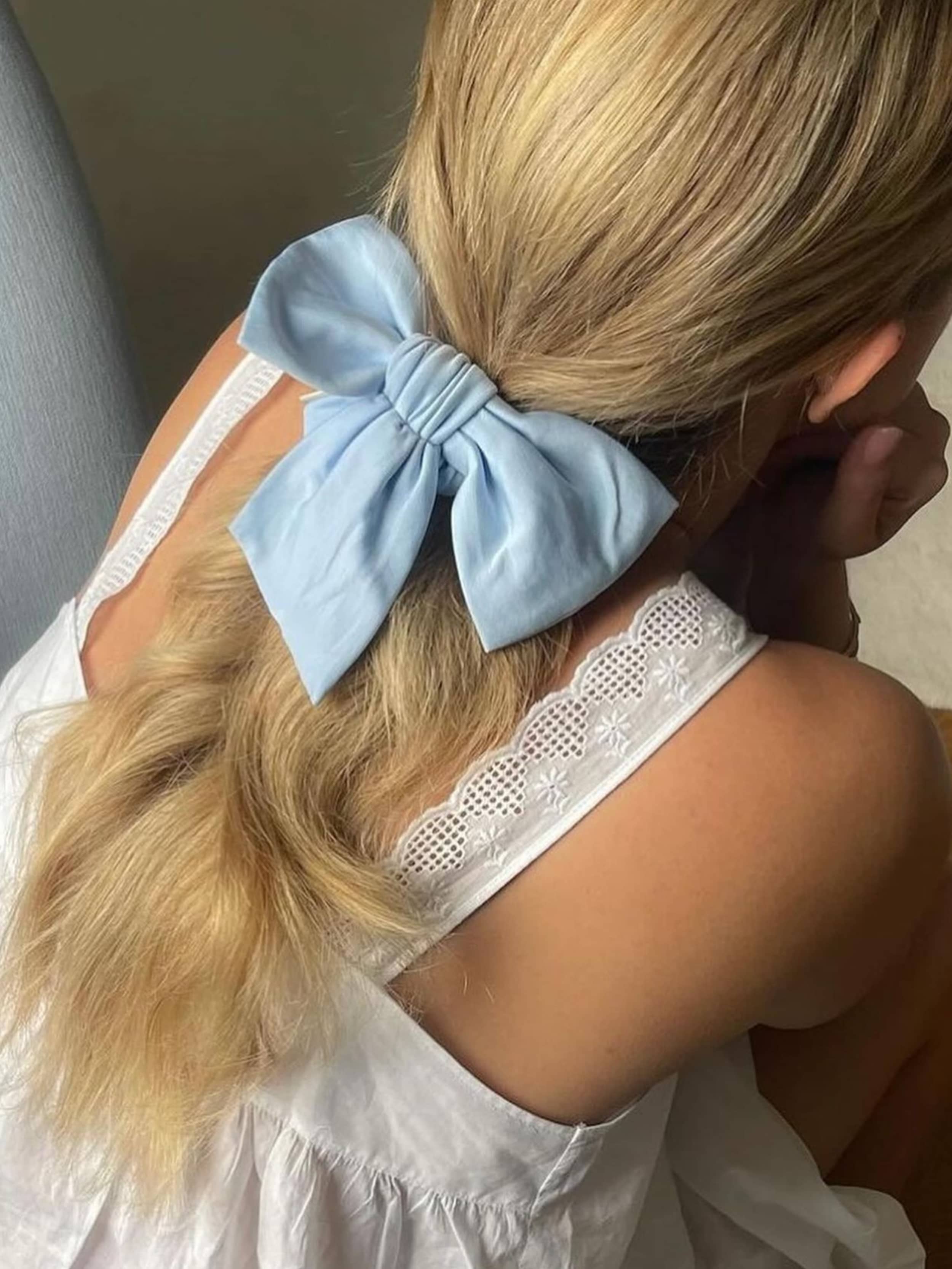 Go Slow Bow Scrunchie Blue - Blue | Djerf Avenue