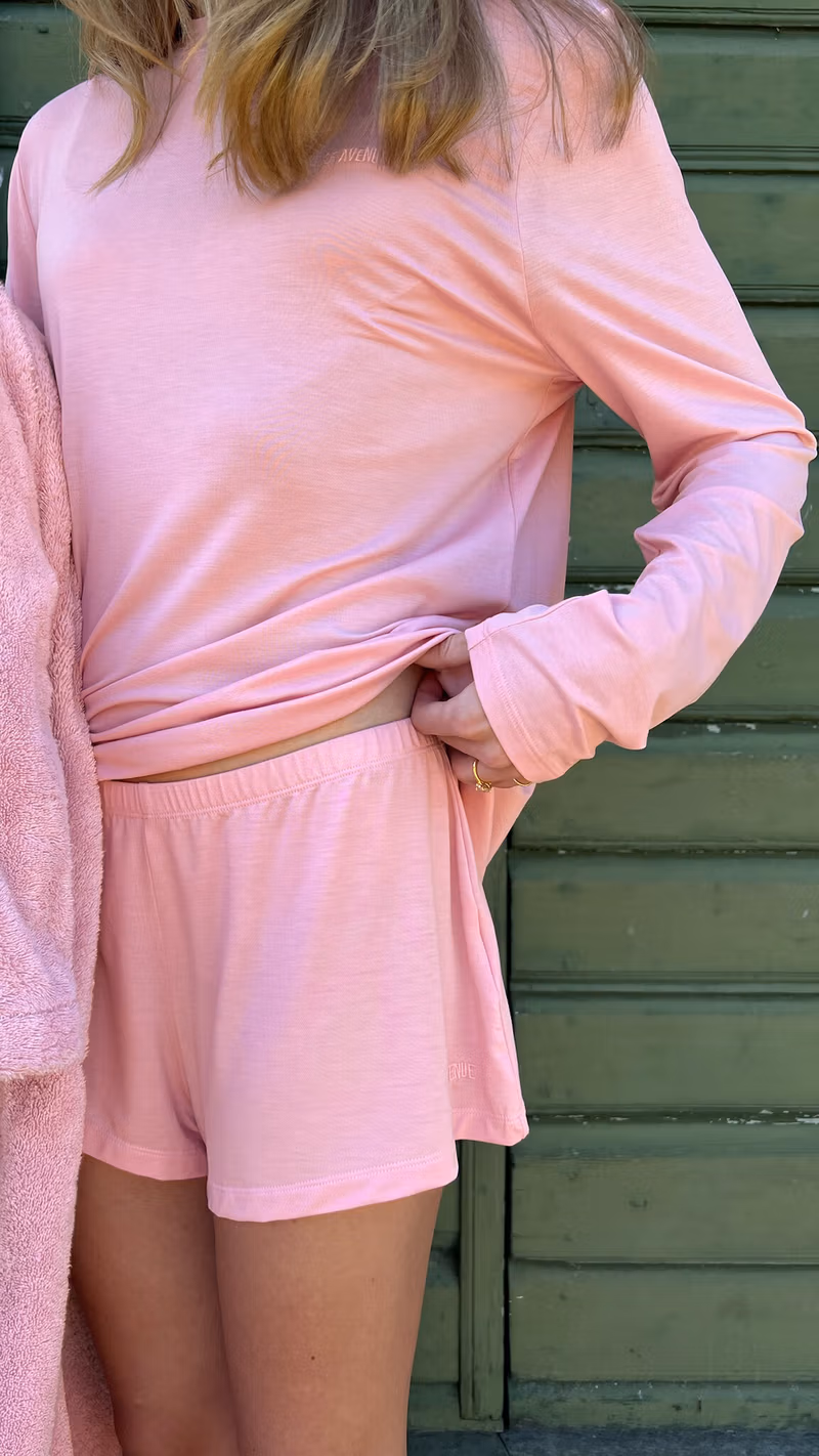 Go Slow Short Shorts Pink