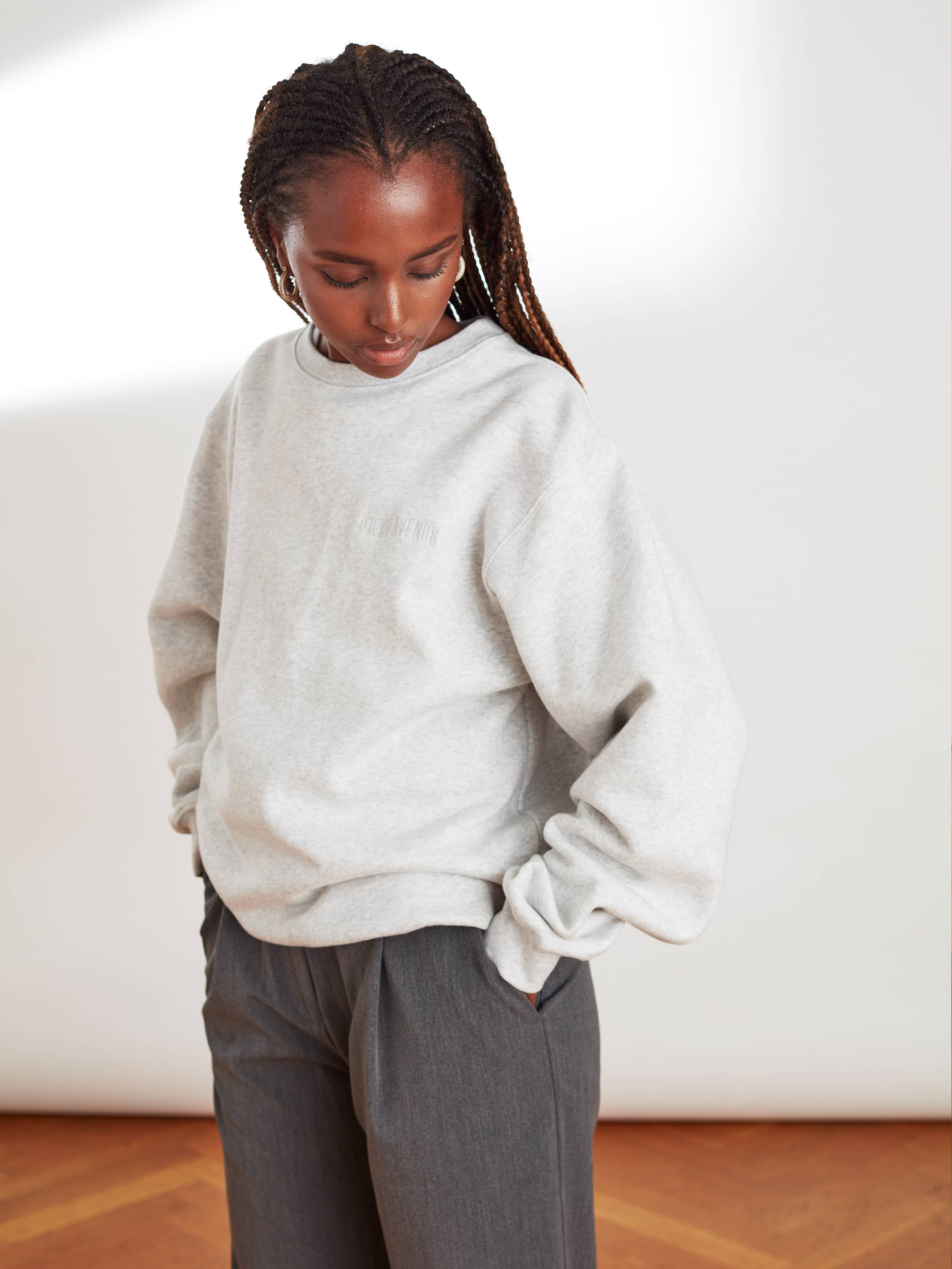 Staple Sweatshirt Grey - Grey | Djerf Avenue