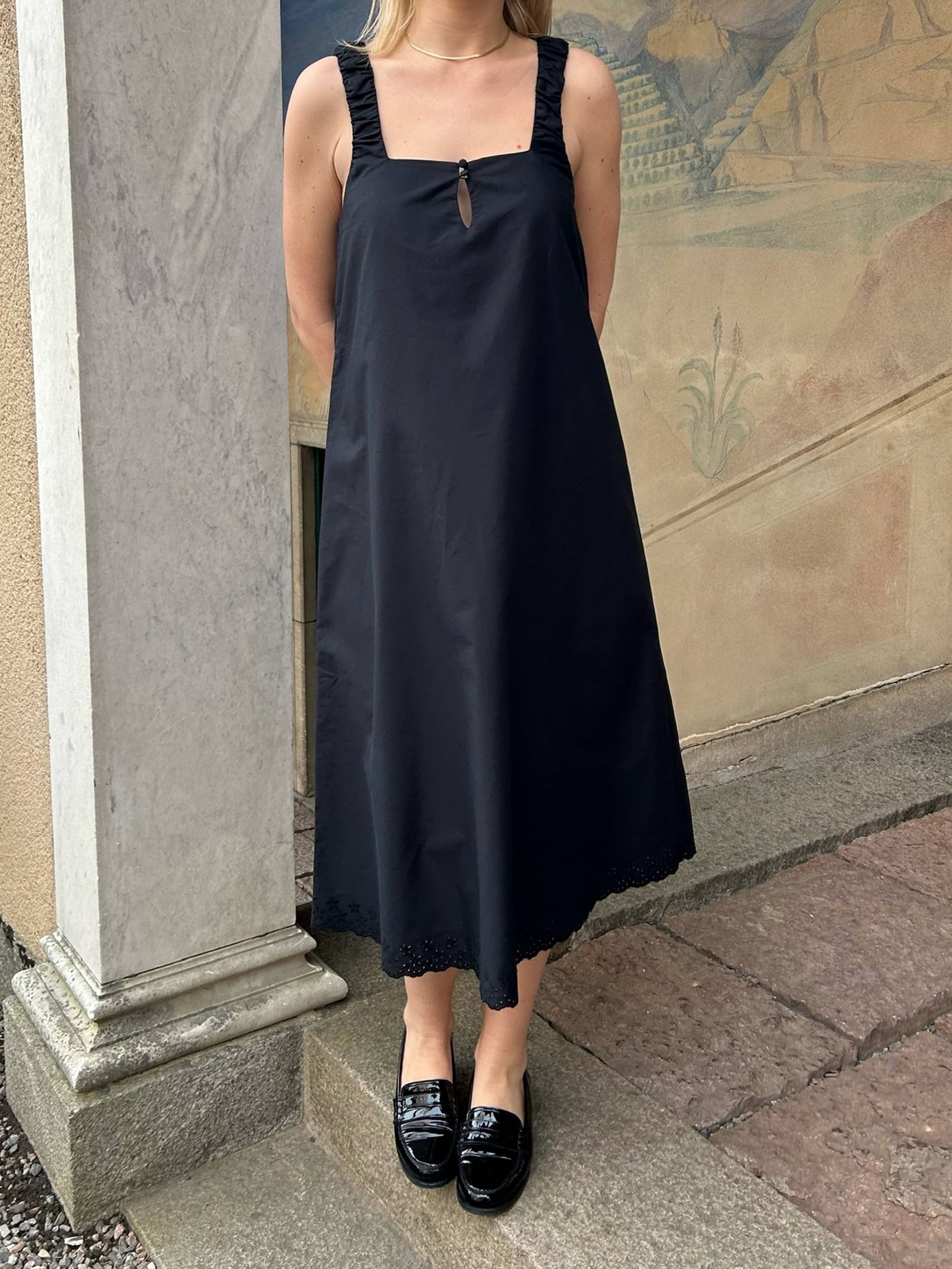 Breezy Embroidered Dress Black - Black | Djerf Avenue