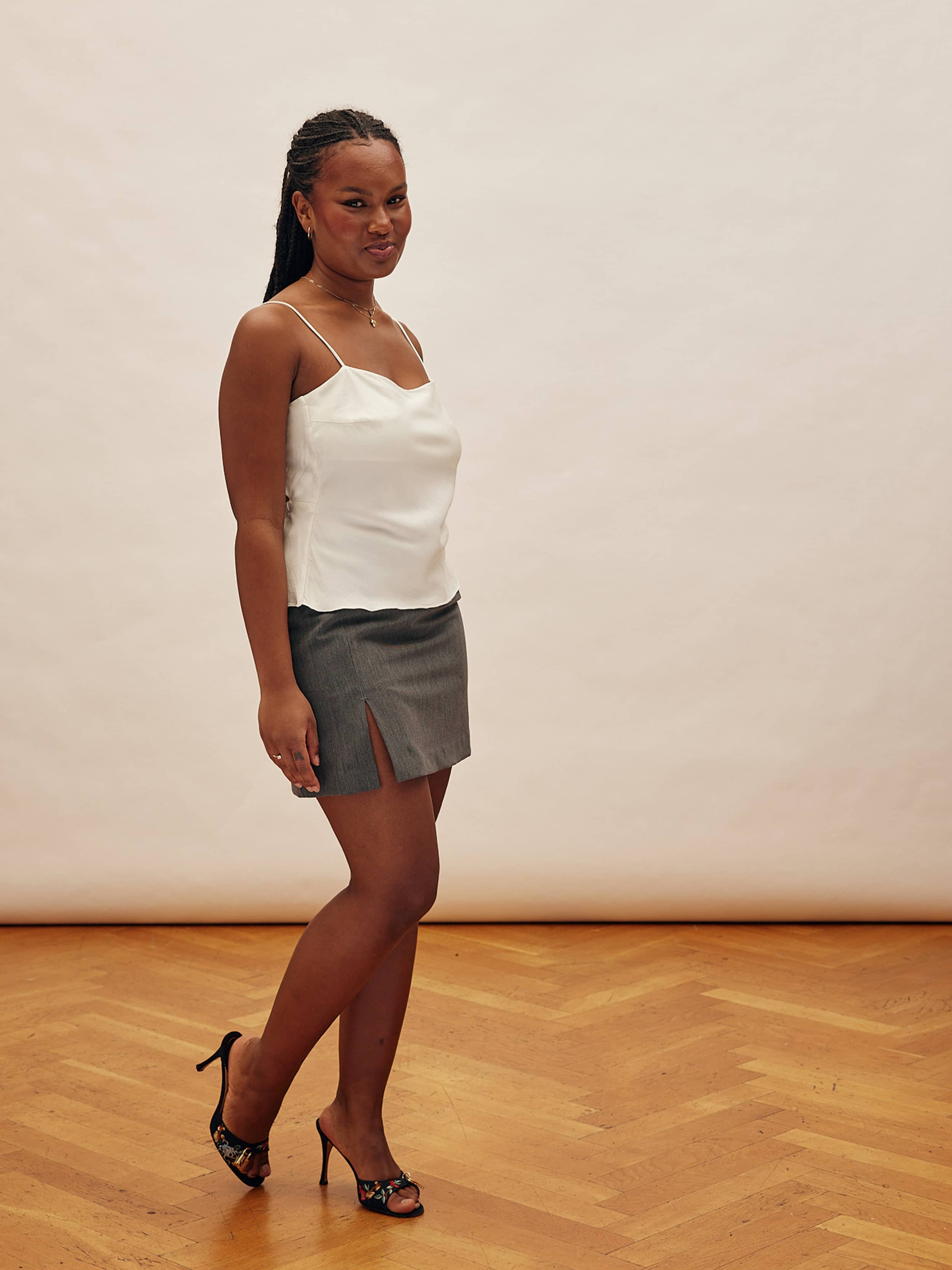 Must Have Mini Skirt Grey - Grey | Djerf Avenue