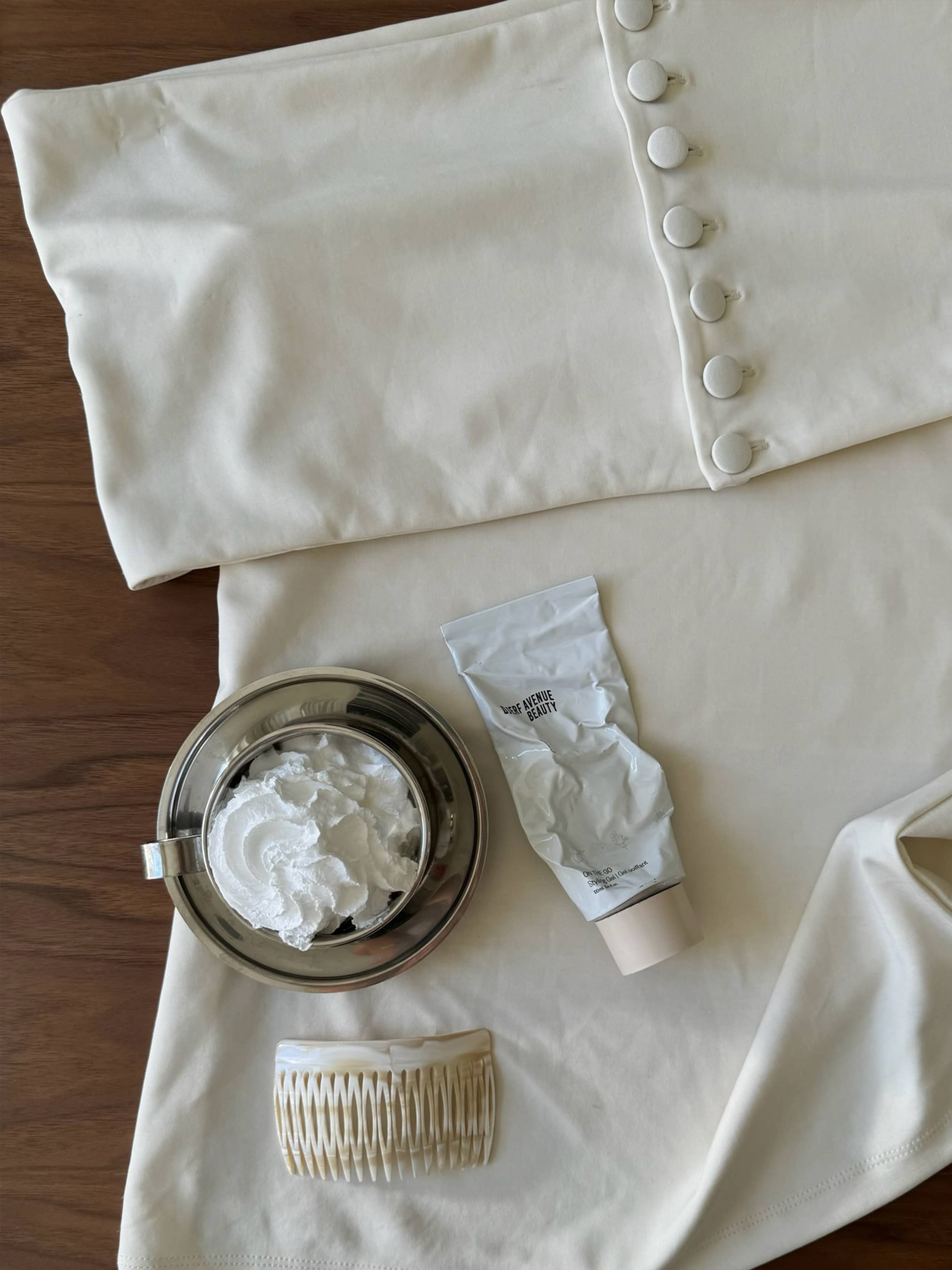 Selenite Off Shoulder Top Cream - Krem | Djerf Avenue