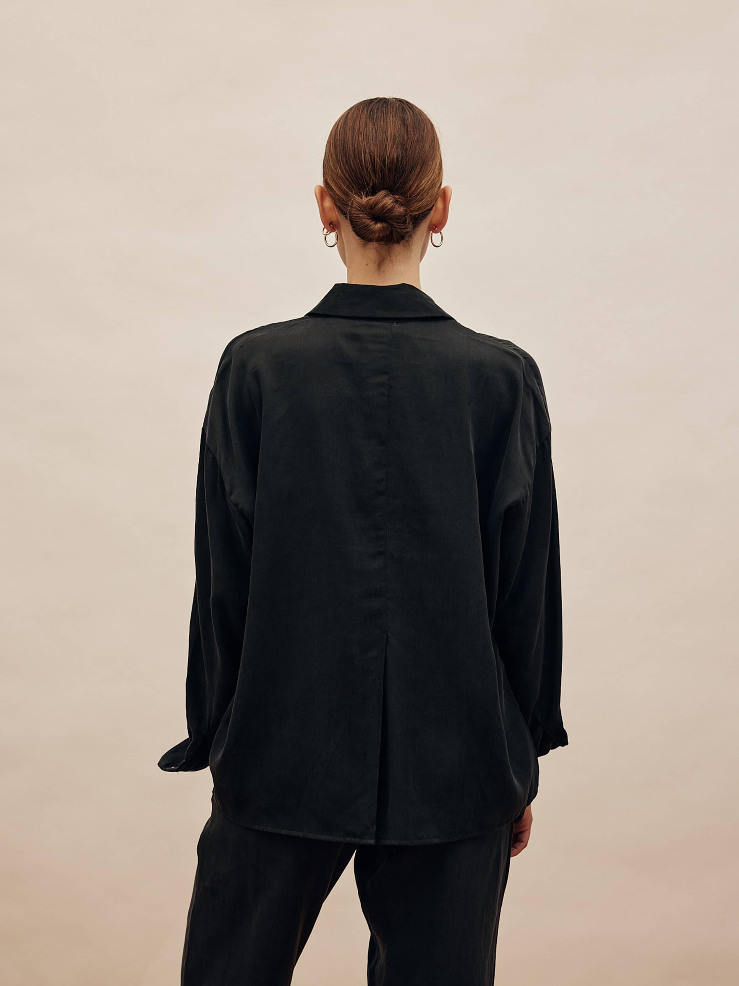 On The Go Shirt Ash - Ash | Djerf Avenue