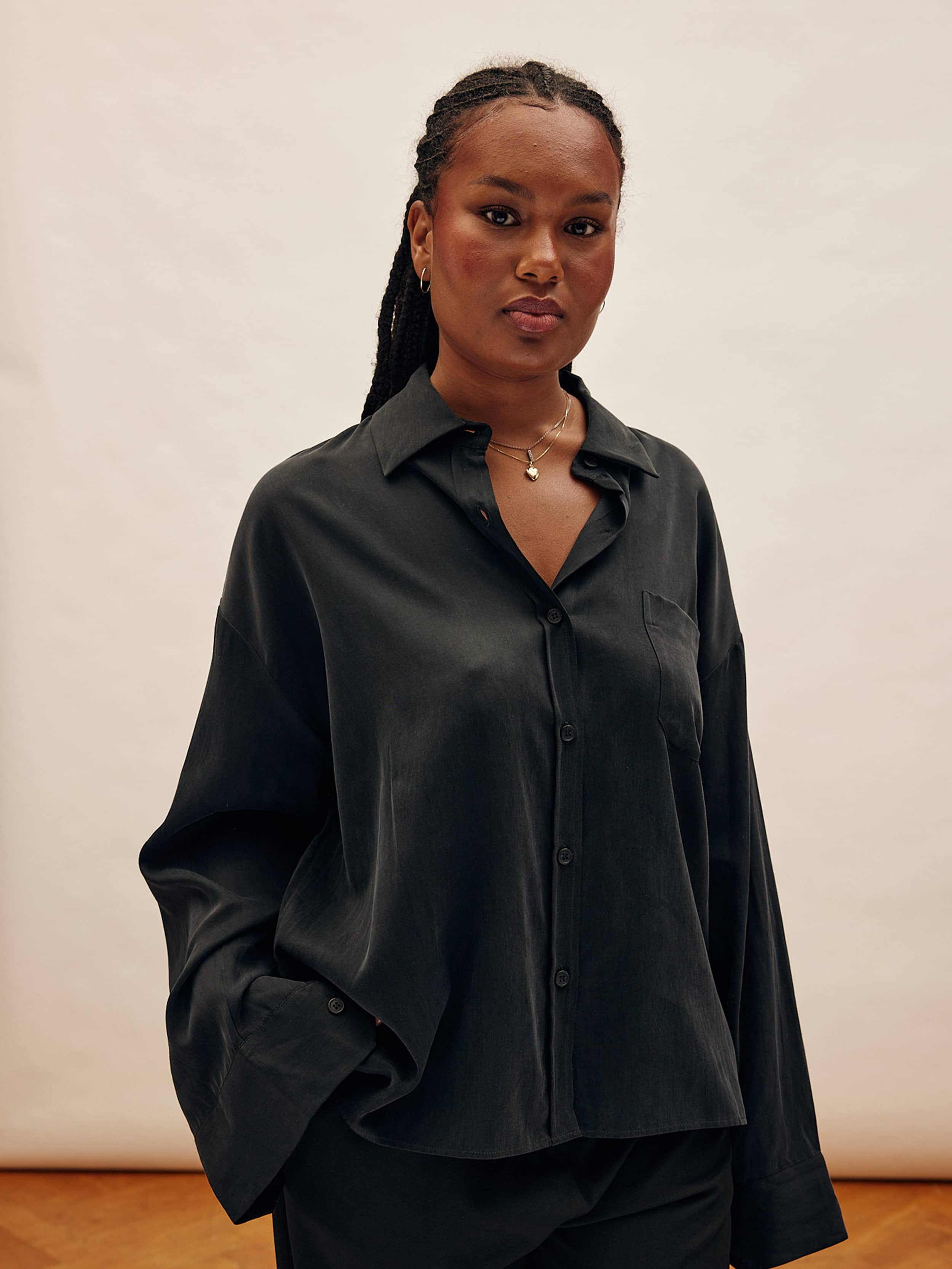 On The Go Shirt Ash - Ash | Djerf Avenue