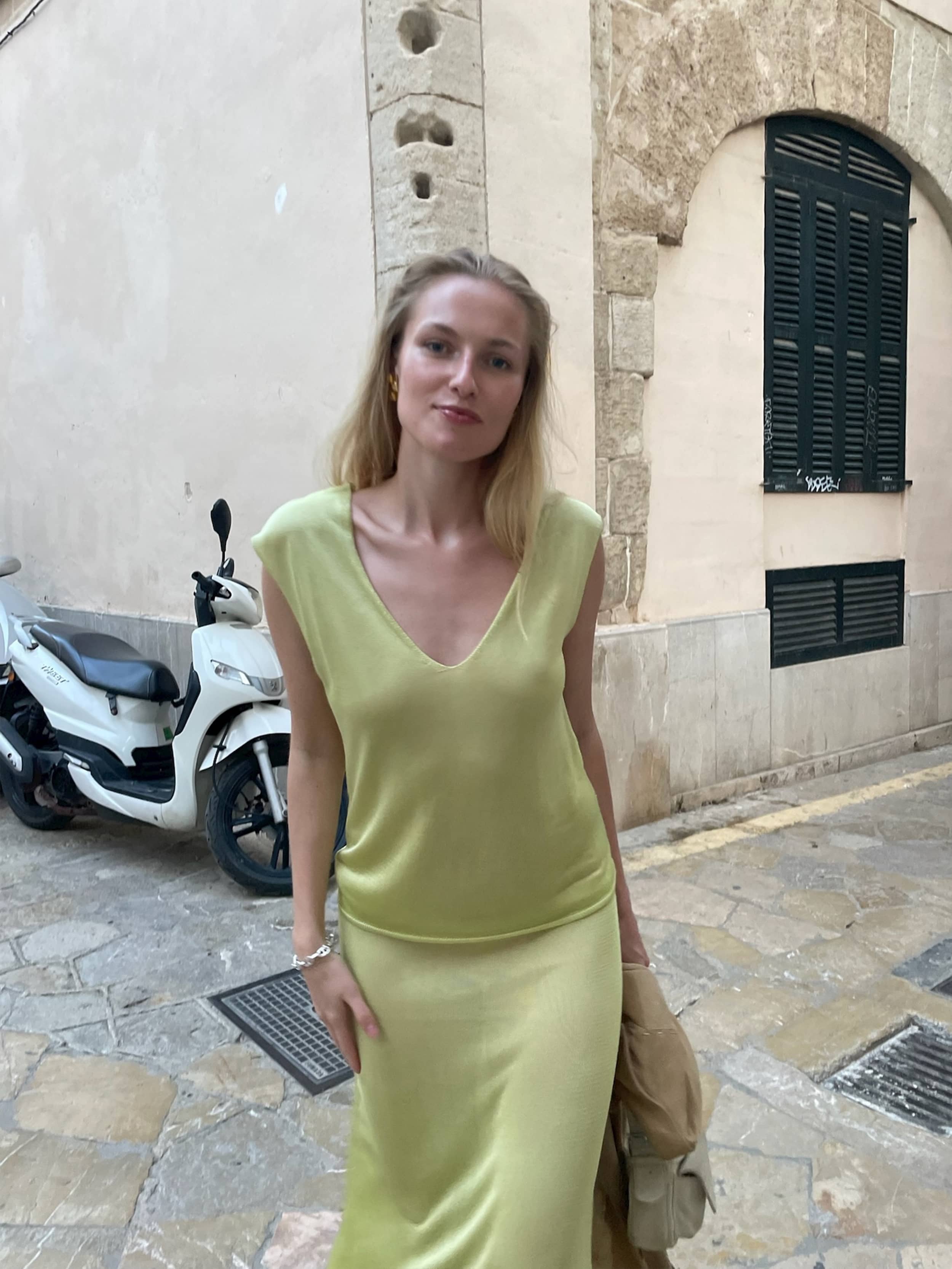 Peridot V-neck Top Green | Djerf Avenue