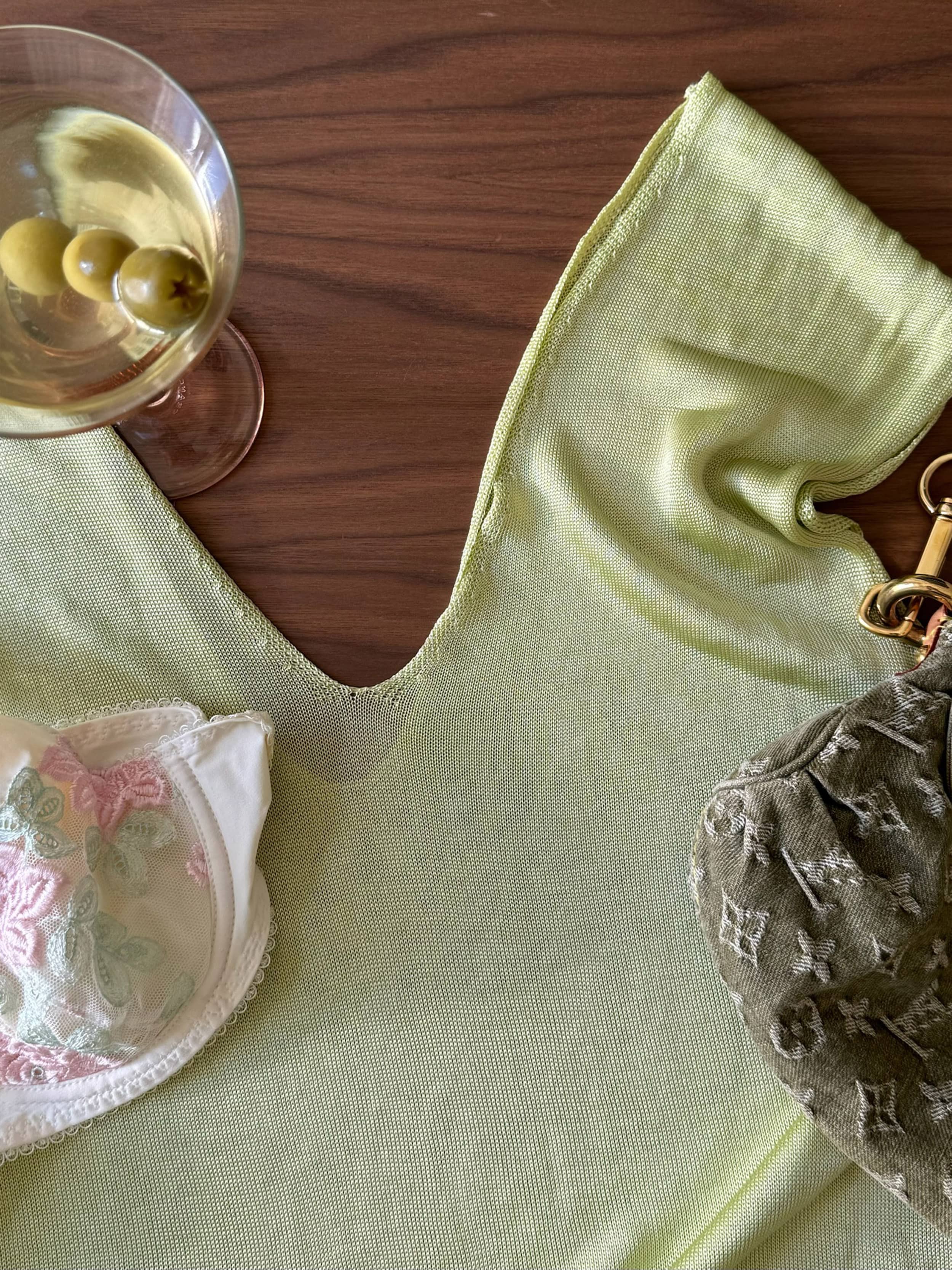 Peridot V-neck Top Green | Djerf Avenue