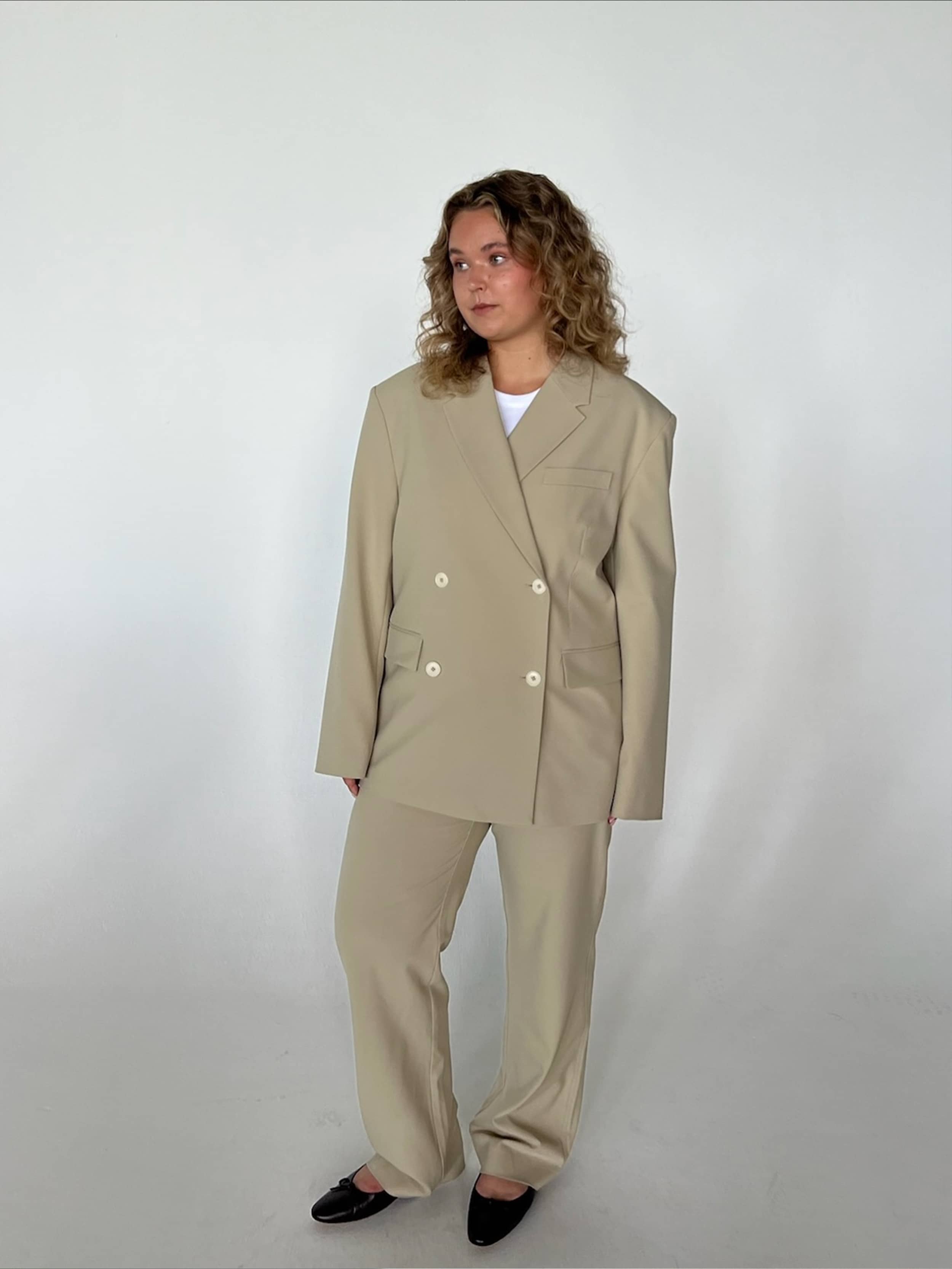 Essential Blazer Greige - Greige | Djerf Avenue