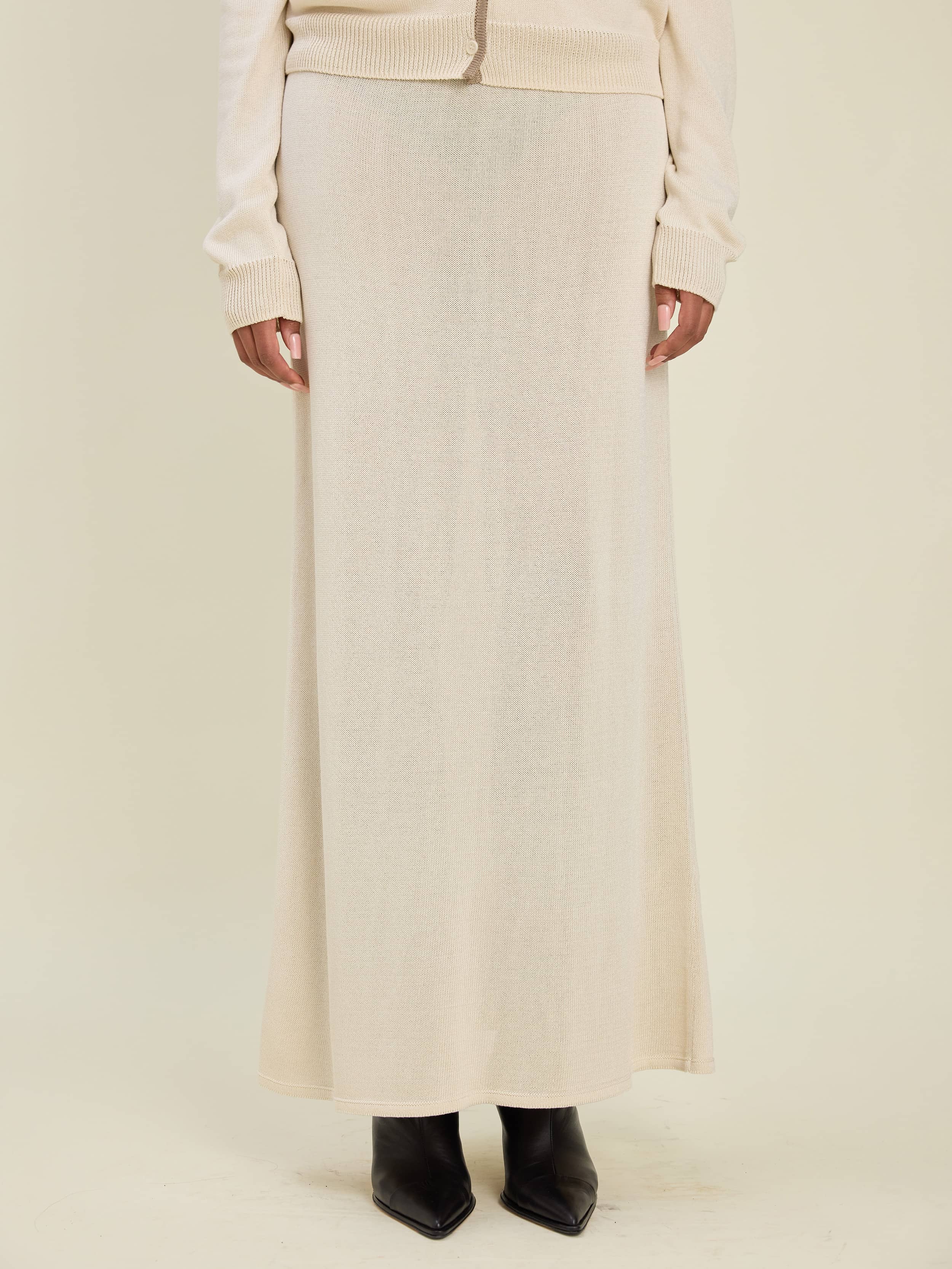 Contrast Midi Skirt Ivory - Ivory | Djerf Avenue