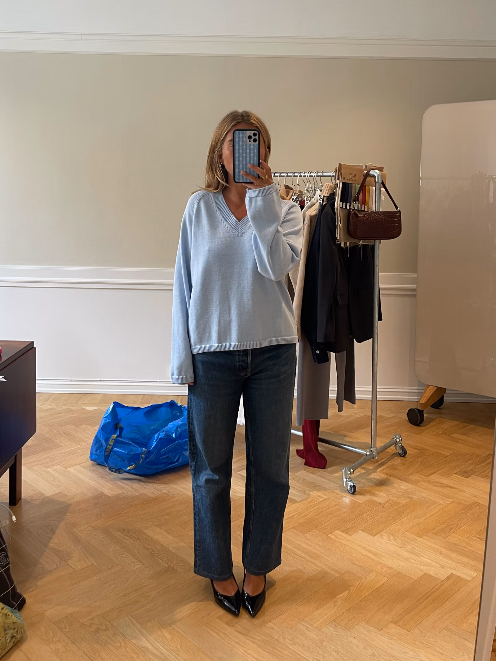 V-neck Sweater Light Blue