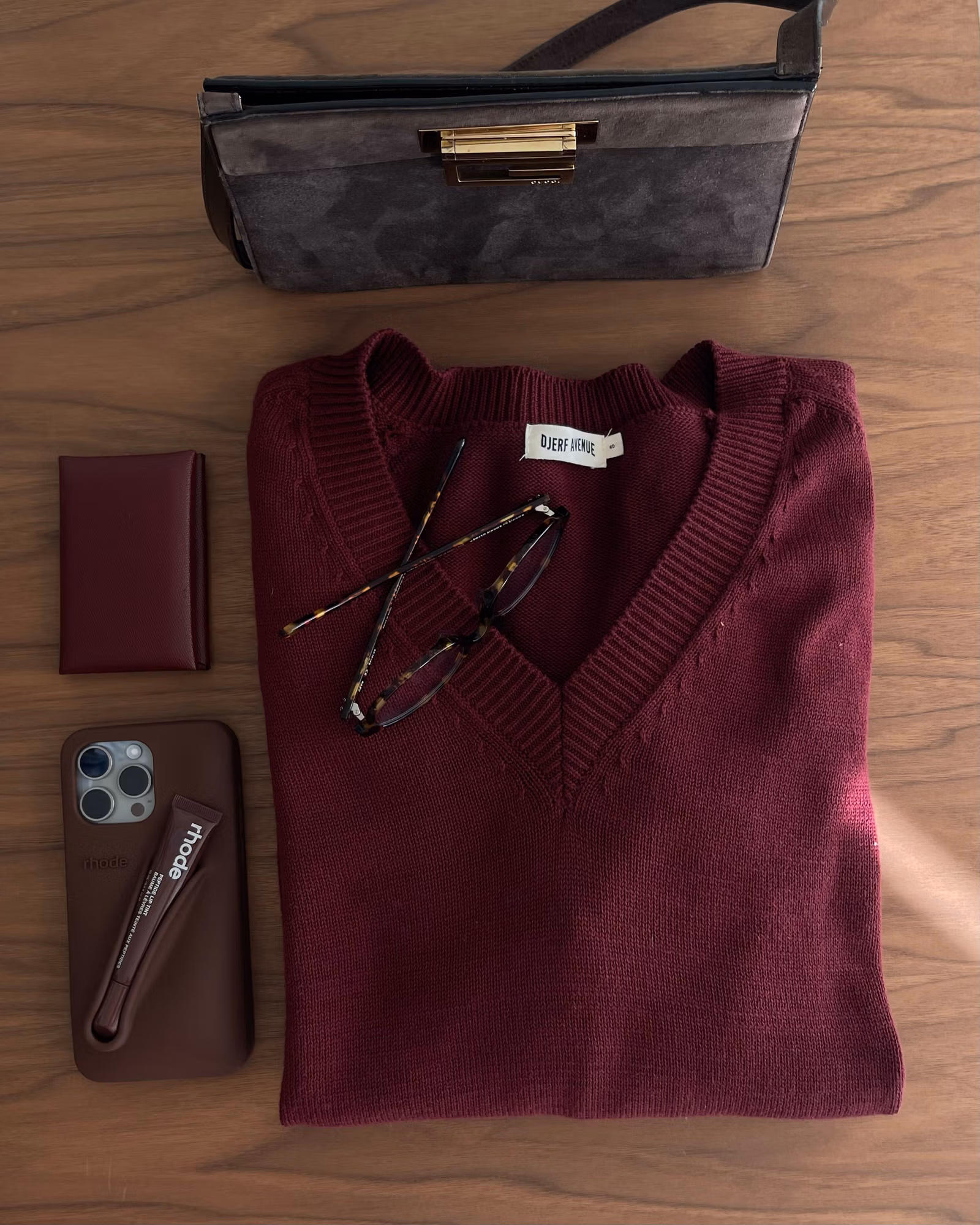 V-neck Sweater Burgundy