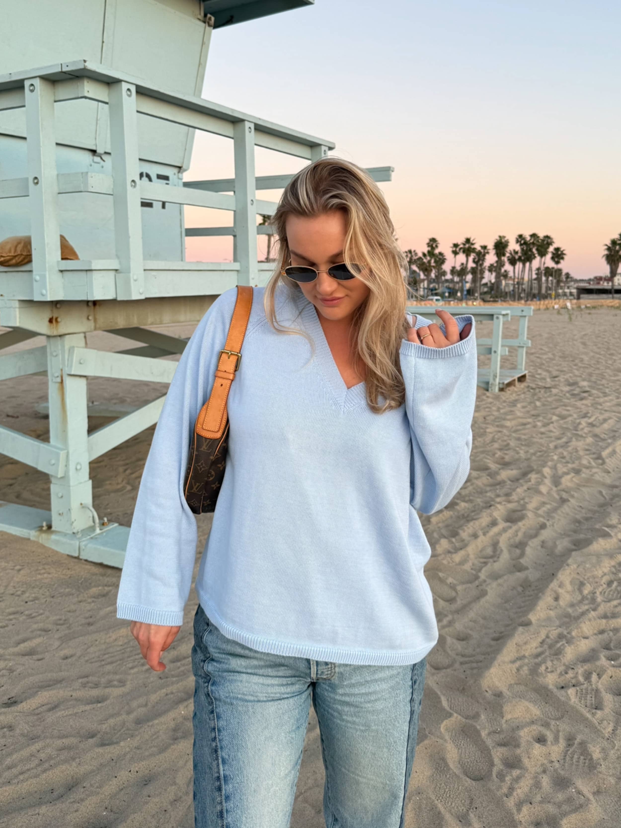 V-neck Sweater Light Blue - Light blue | Djerf Avenue