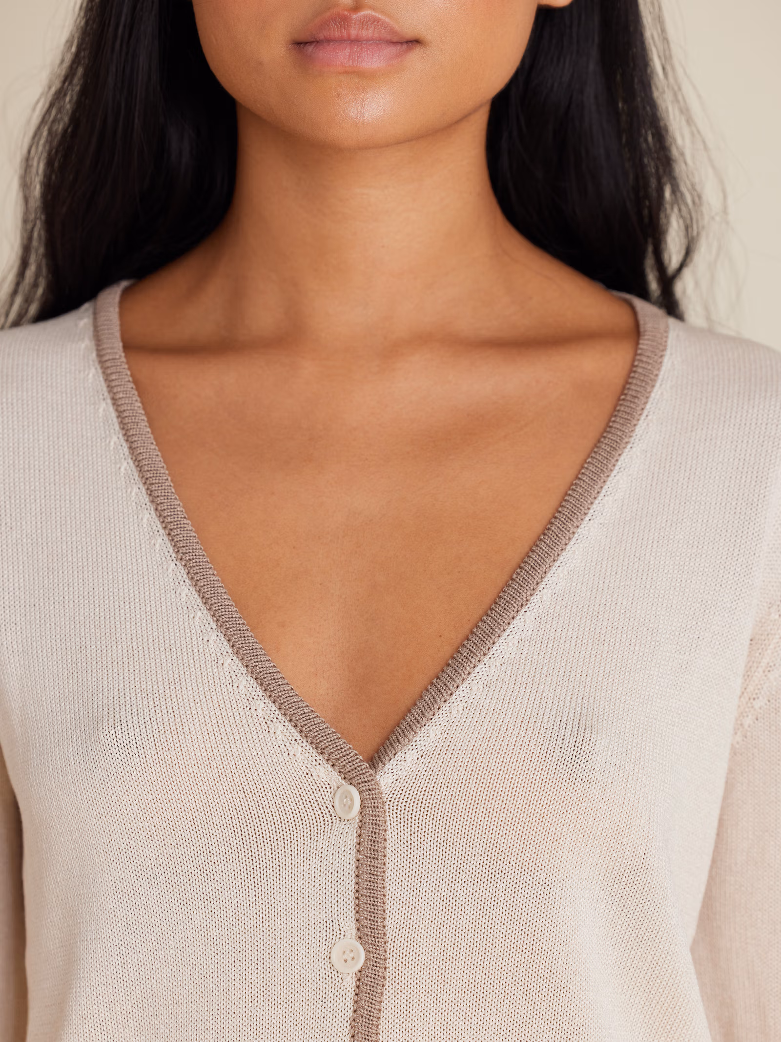 Contrast V-neck Cardigan Ivory