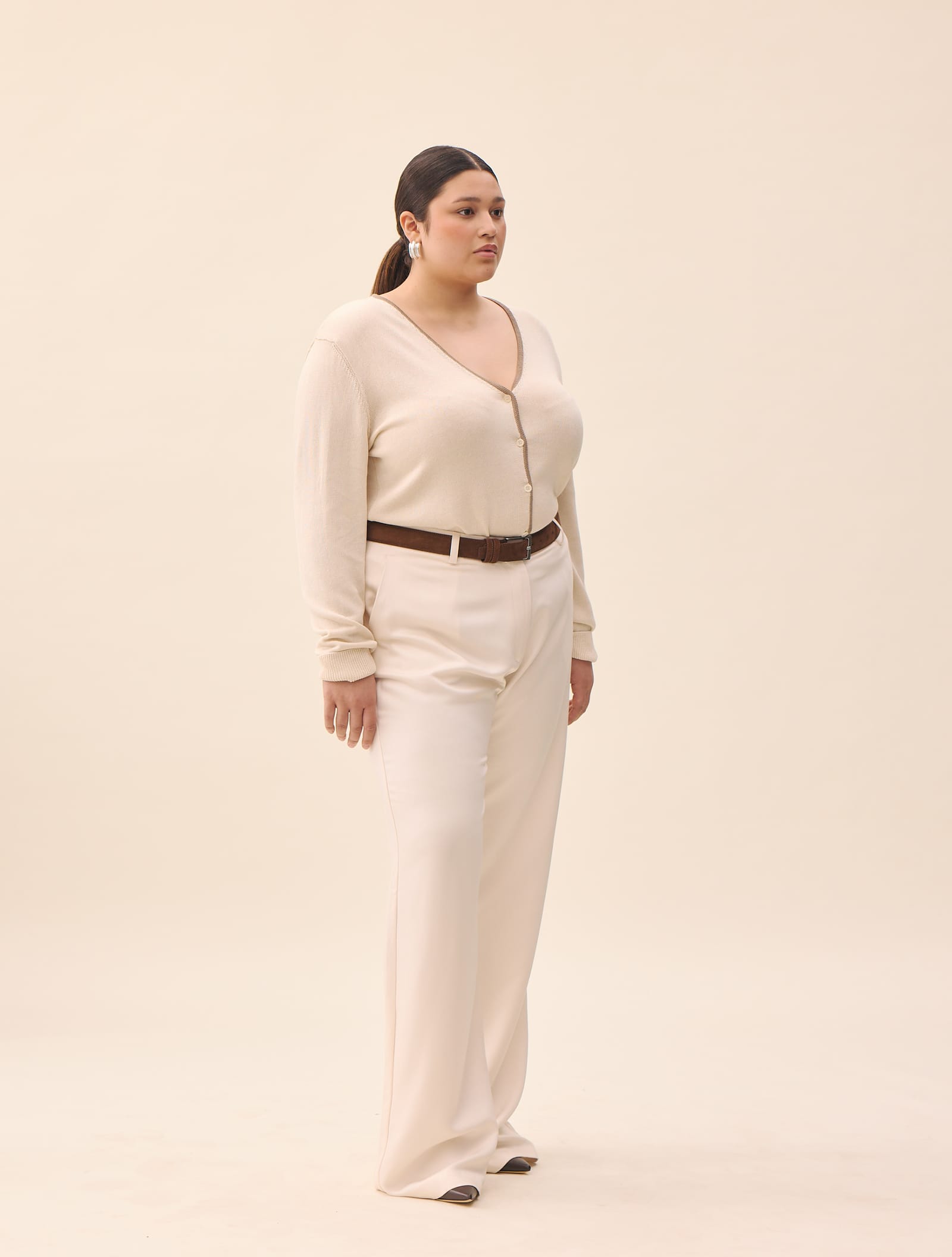 Contrast V-neck Cardigan Ivory