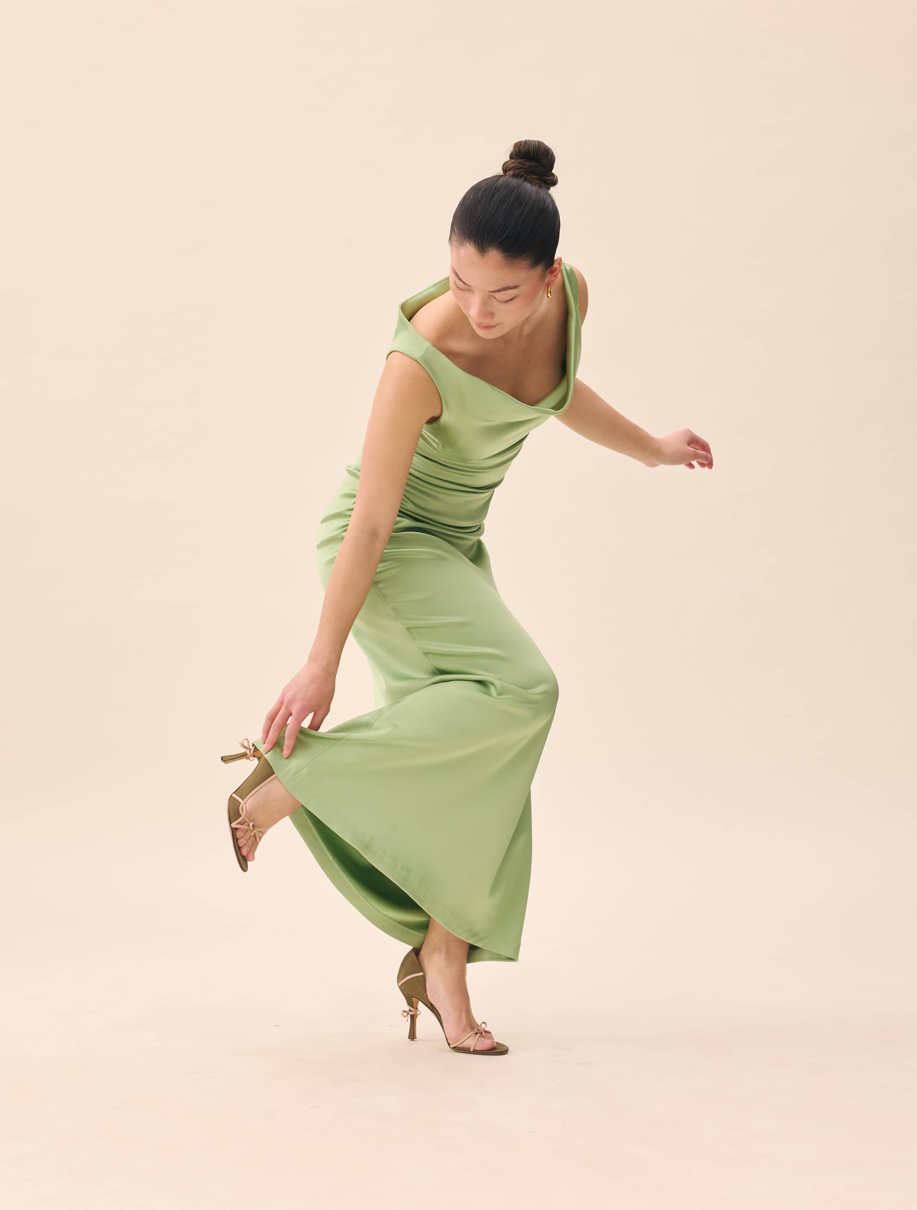 Occasion Satin Dress Pistachio - Pistachio | Djerf Avenue