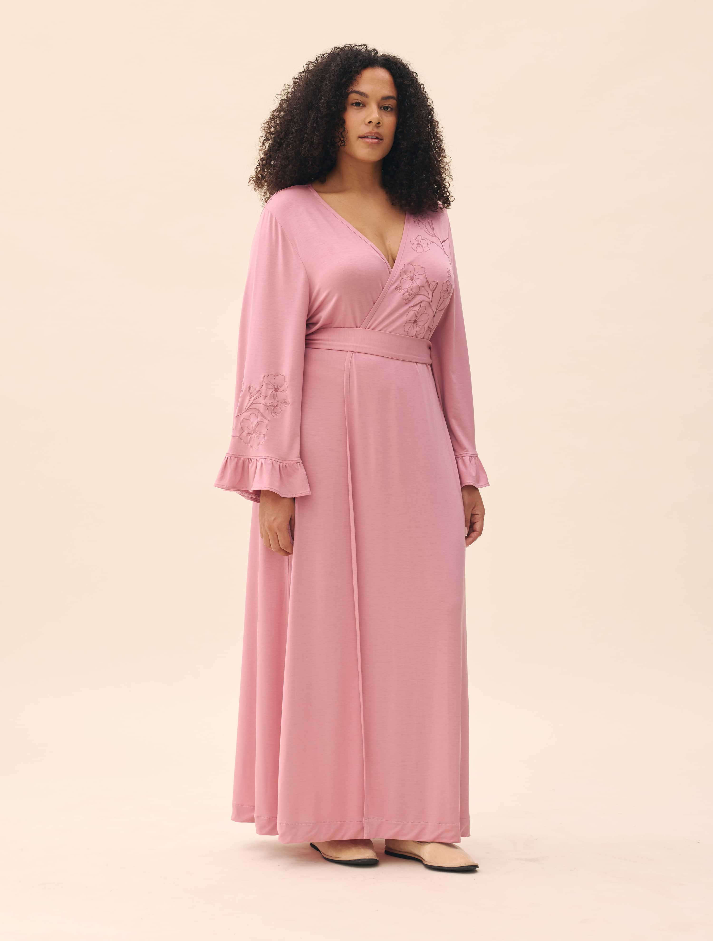 Go Slow Embroidered Robe Dusty Pink - Dusty Pink | Djerf Avenue