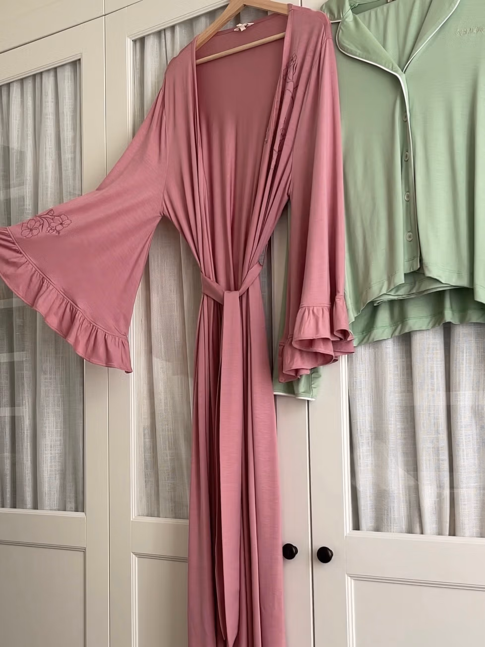 Go Slow Embroidered Robe Dusty Pink