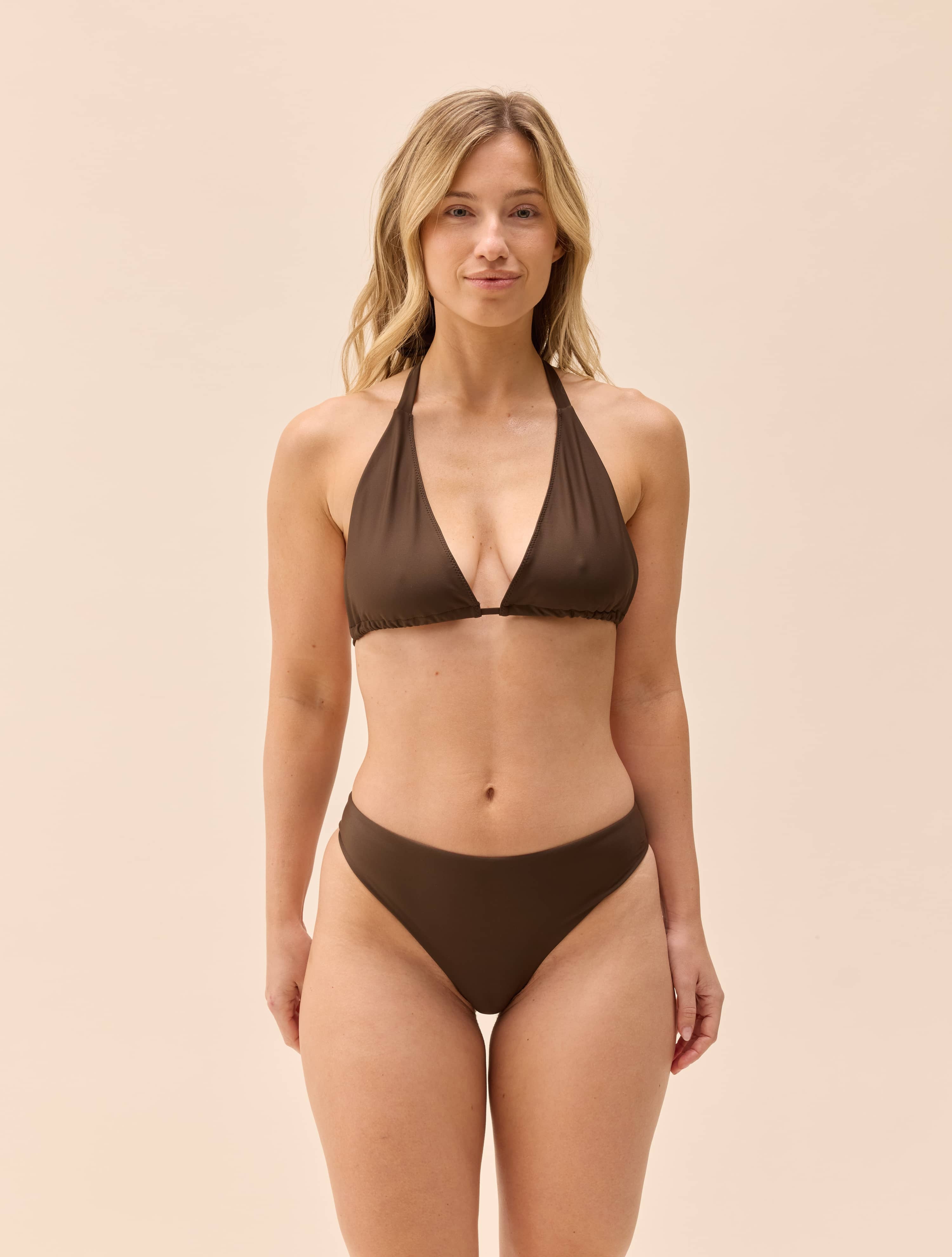 Halterneck Bikini Top Cocoa - Cocoa | Djerf Avenue