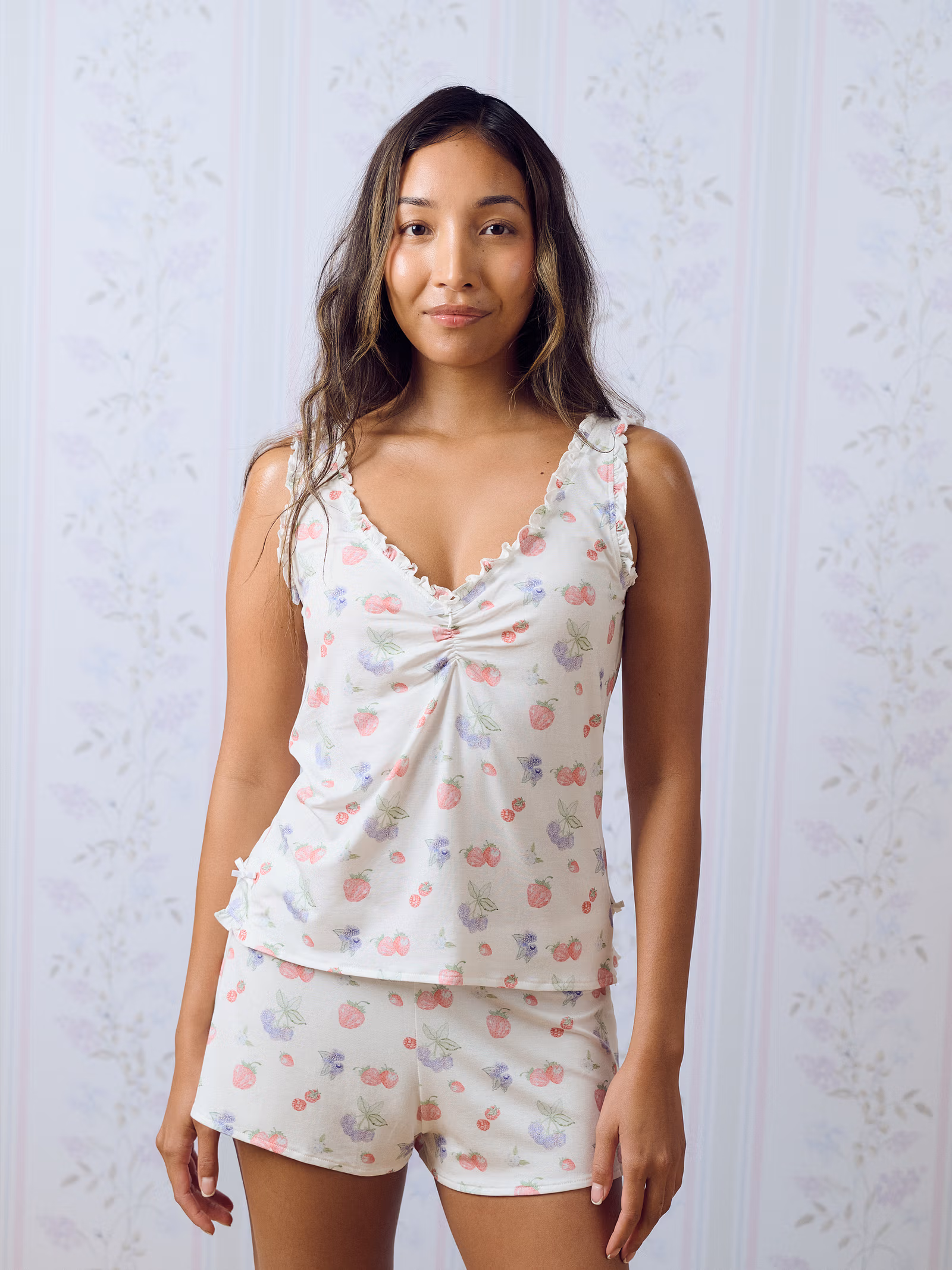 Go Slow Frill Shorts Summer Berries