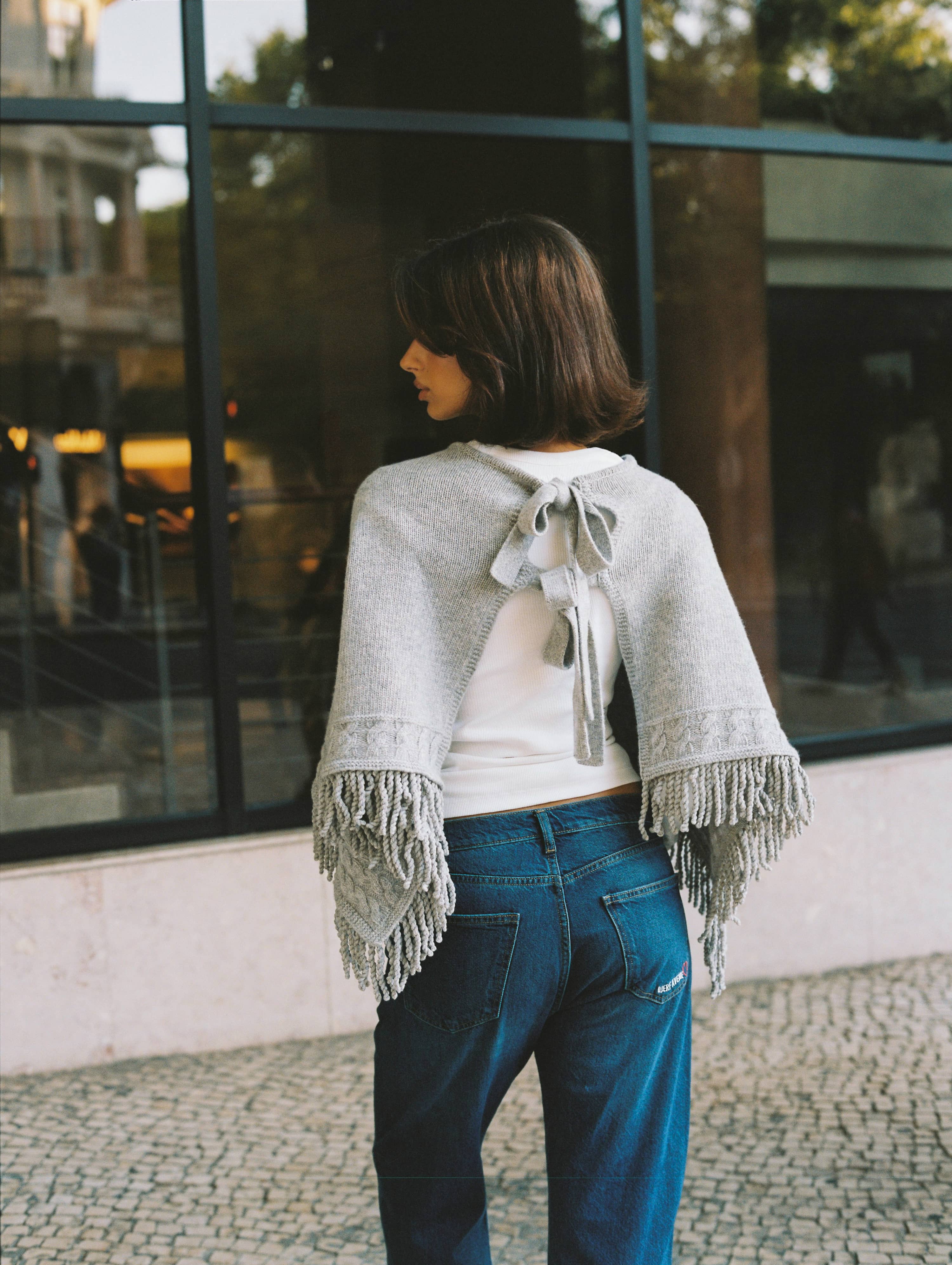 Sweet Wool Poncho Grey *PRE ORDER* - Grey | Djerf Avenue