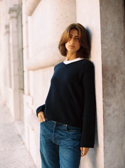 Amorini Wool V-Neck Dark Blue